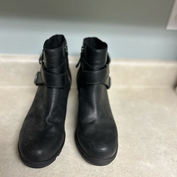 Sorel Joan of Arc II Black Leather Ankle Boots size 10 - Picture 3 of 6